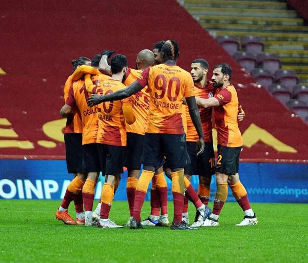 Dev derbide kazanan Beşiktaş! Beşiktaş 2 - 0 Galatasaray